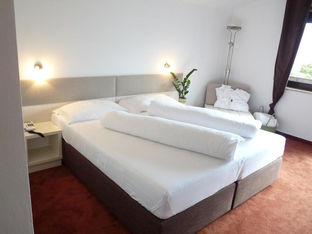 Hotel Schoenblick Naturns Room photo