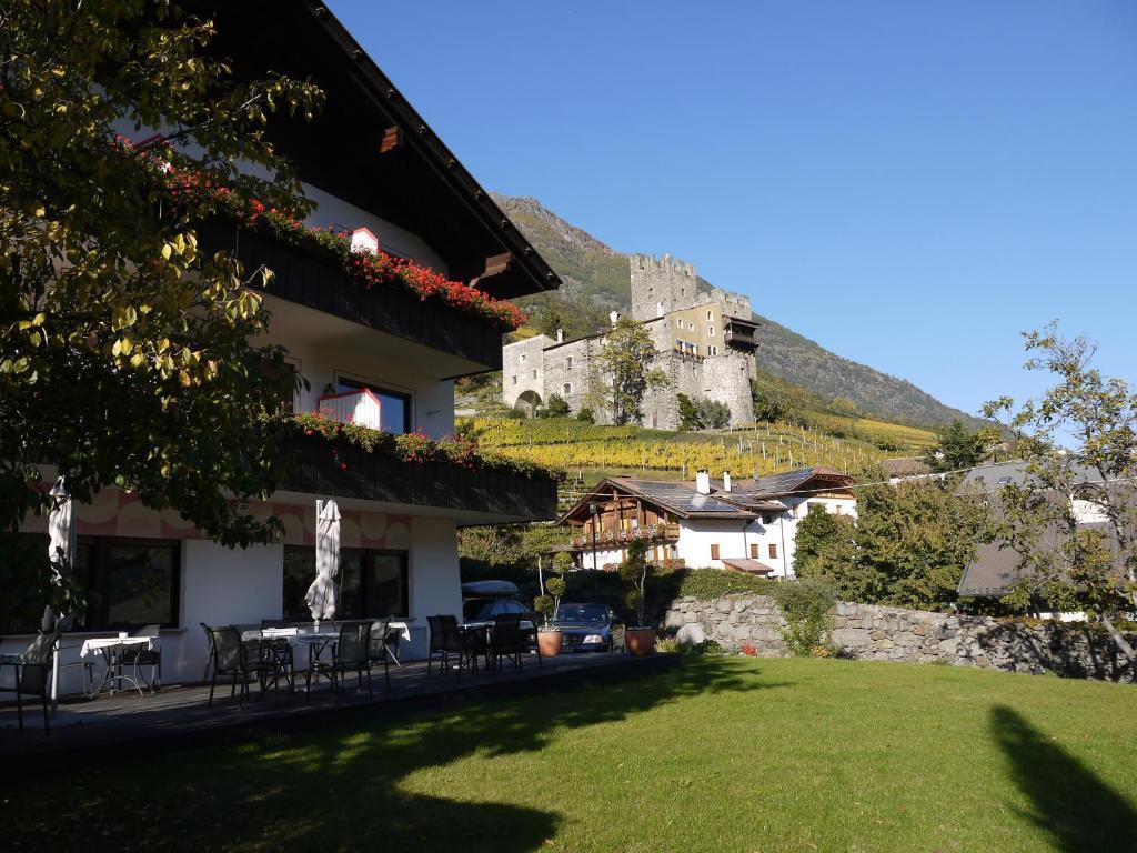 Hotel Schoenblick Naturns Exterior photo