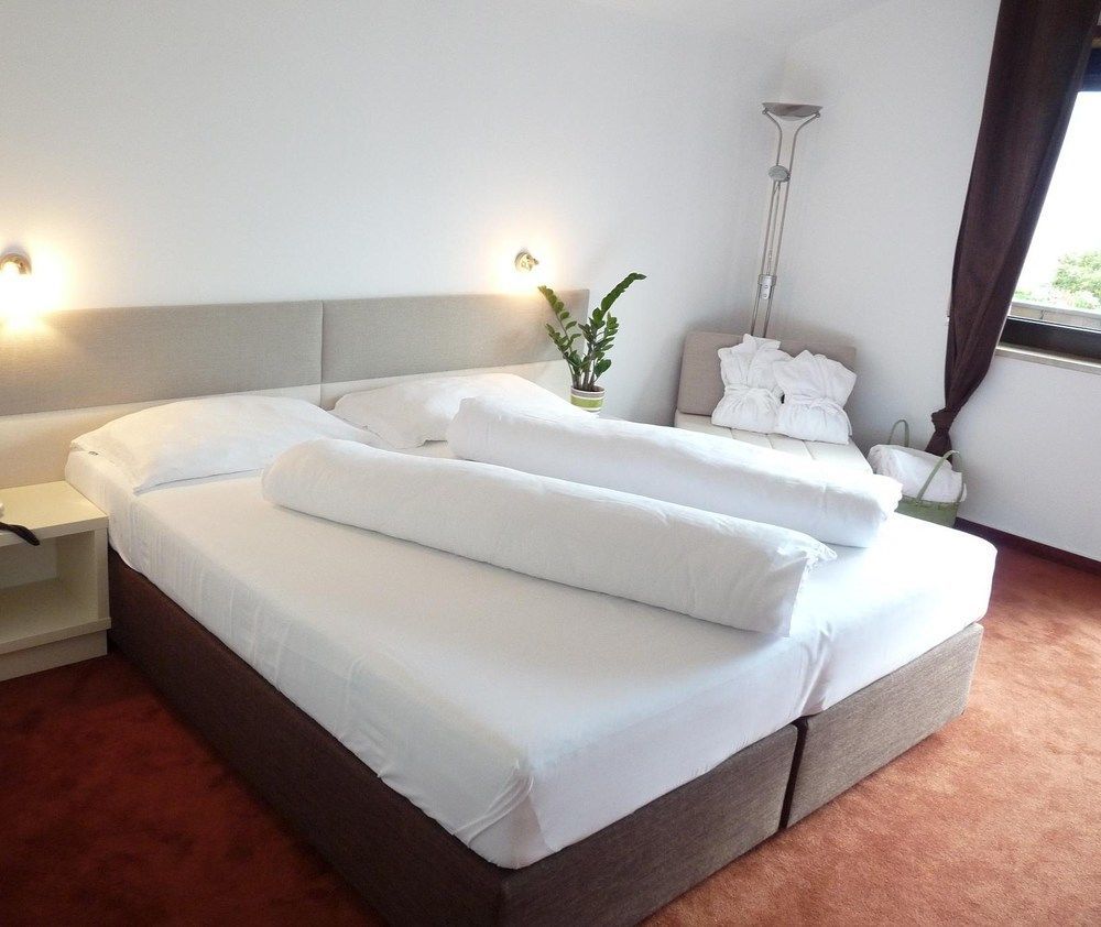 Hotel Schoenblick Naturns Exterior photo