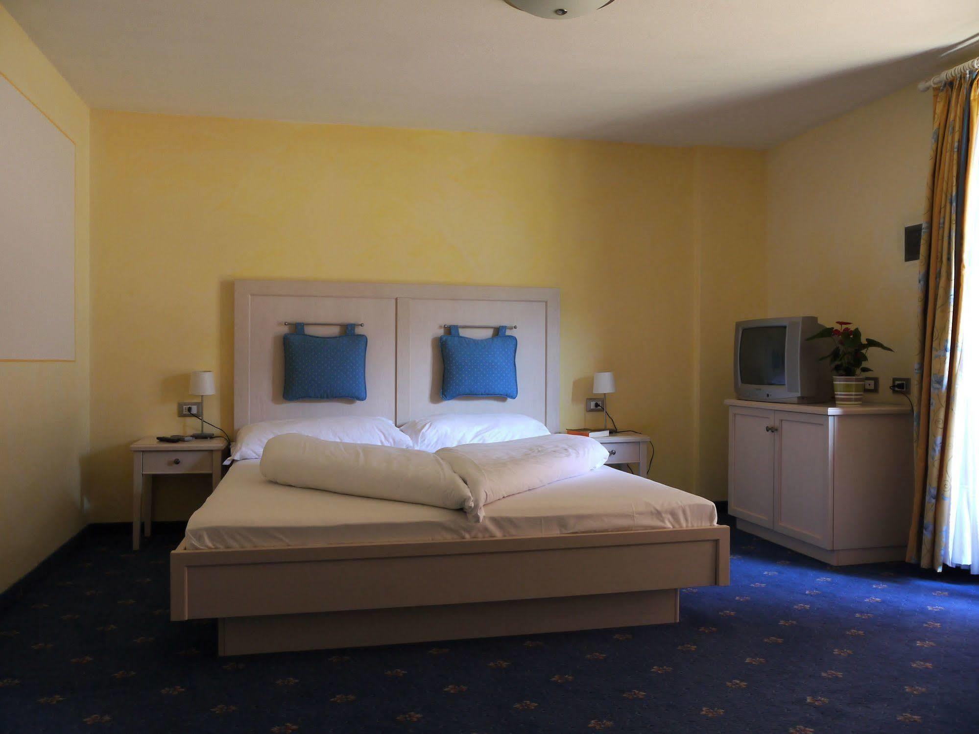 Hotel Schoenblick Naturns Exterior photo
