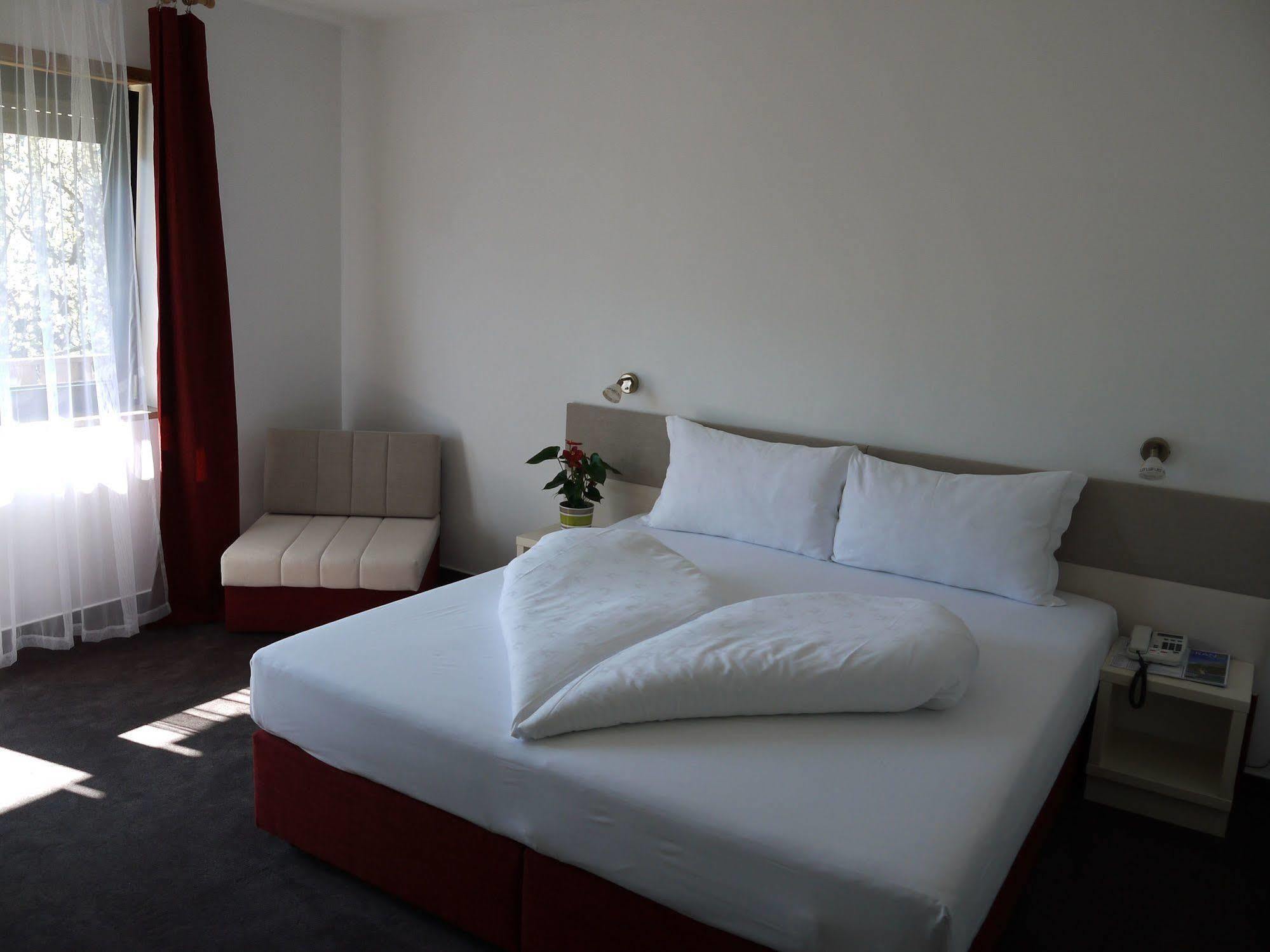 Hotel Schoenblick Naturns Exterior photo