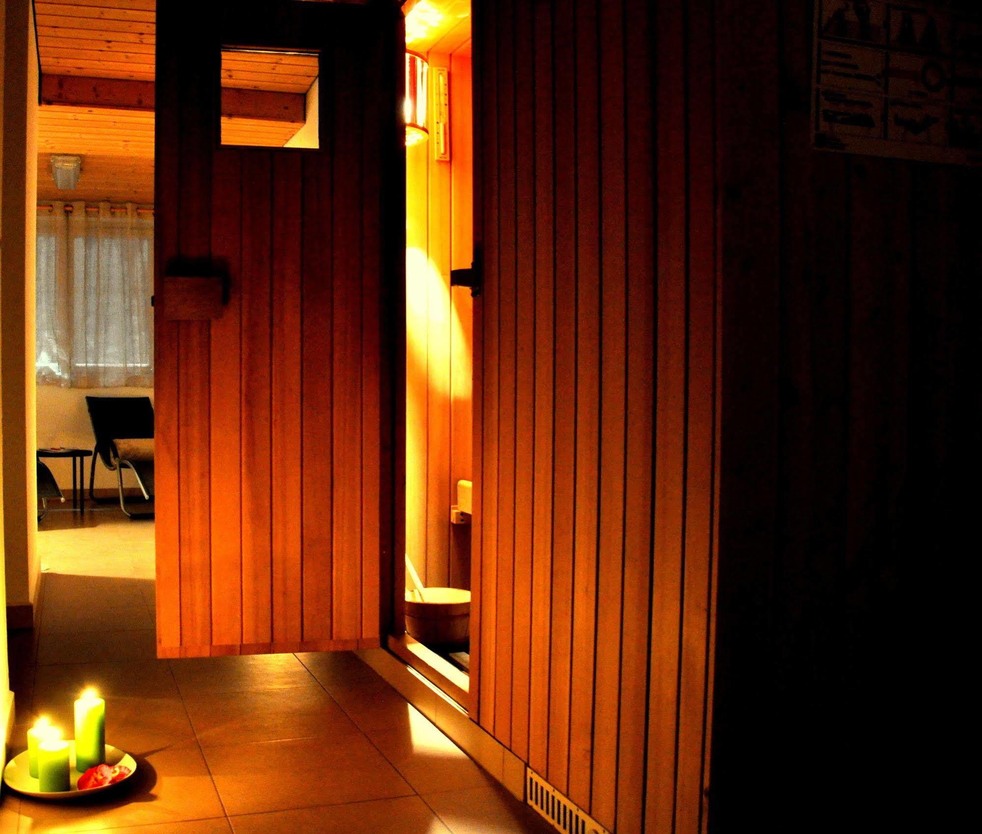 Hotel Schoenblick Naturns Exterior photo