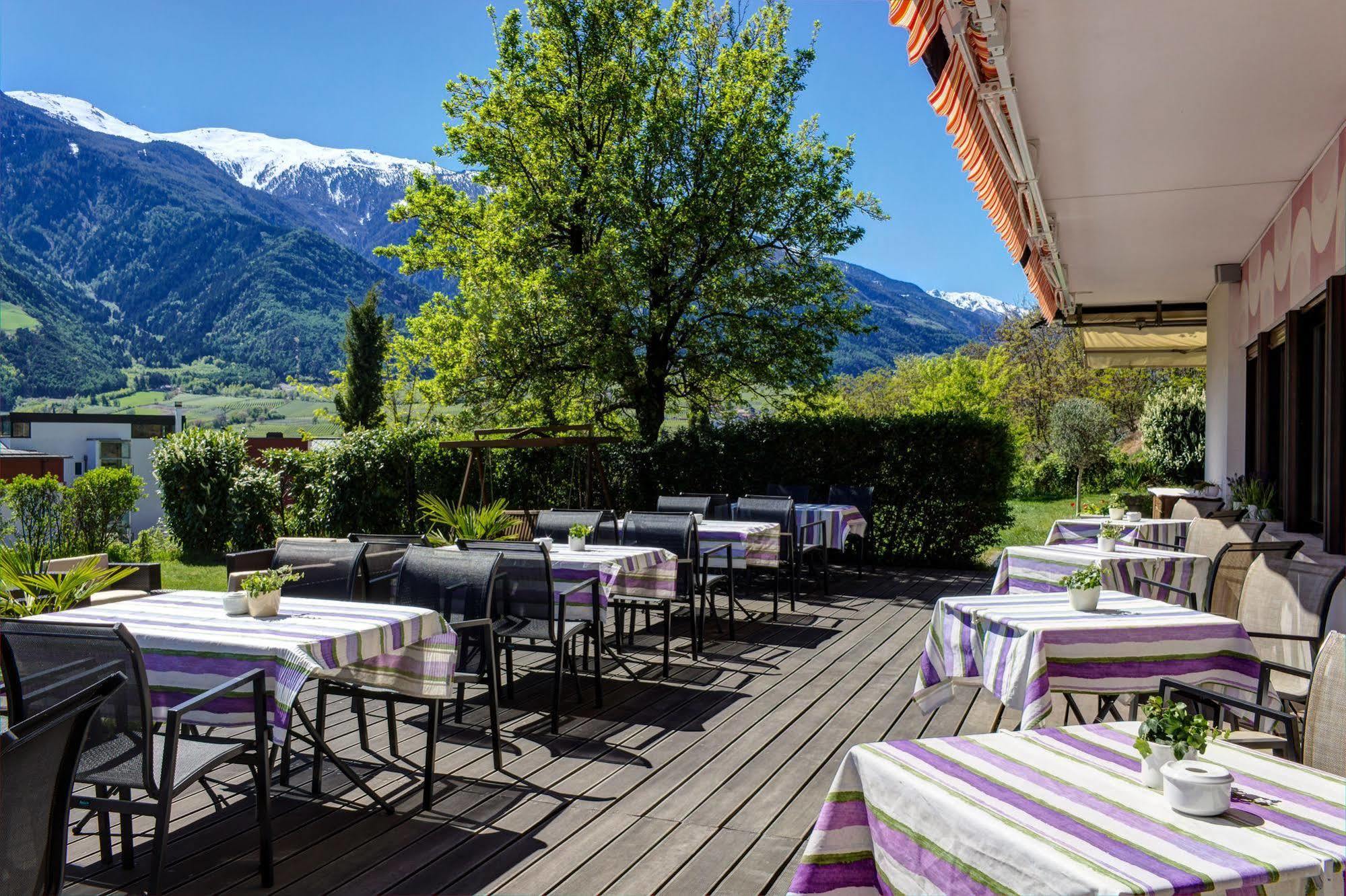 Hotel Schoenblick Naturns Exterior photo
